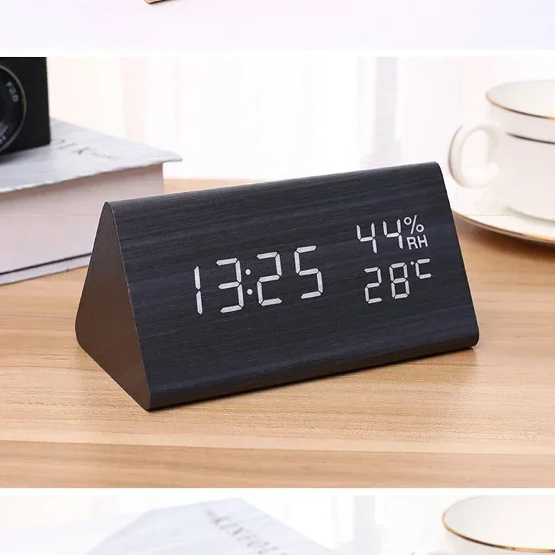 Despertador y Reloj LED minimalista con control por sonido y display de temperatura